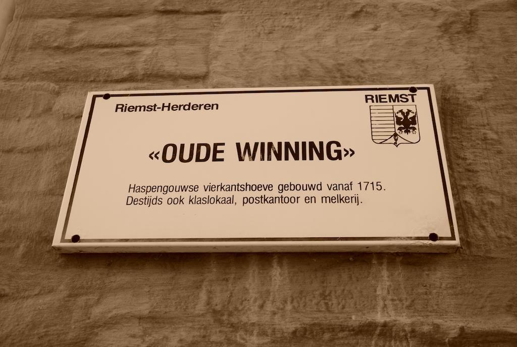 B&B De Oude Winning Riemst Exterior photo